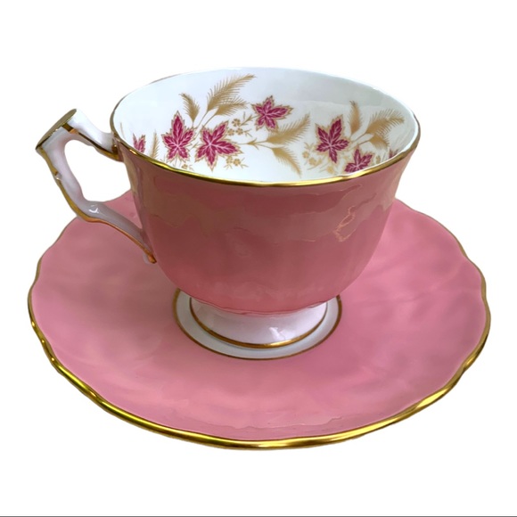 VTG AYNSLEY RARE England 1940’s Pink & Gold Leaf Filigree Crocus Teacup & Saucer - Picture 10 of 11